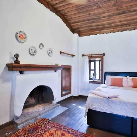 Villa Kuytu Inziva, Doga Icinde Oezel Havuzlu Tas Ev, Kas
