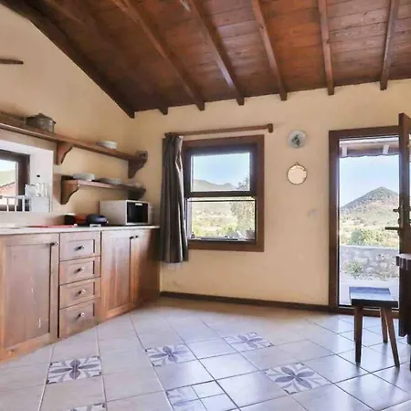 Kuytu Inziva, Doga Icinde Oezel Havuzlu Tas Ev, Kas Villa